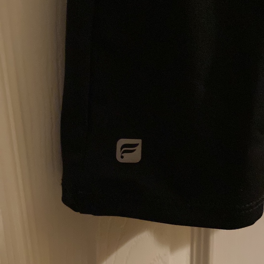 Fabletics Ladies Top W/ Built In Bra; Medium; Bla… - image 3